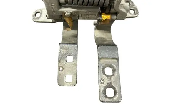BMW 5 E60 E61 Tailgate/trunk/boot hinge 7061384