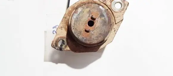 Volkswagen Golf III Engine mount bracket 1h0199402