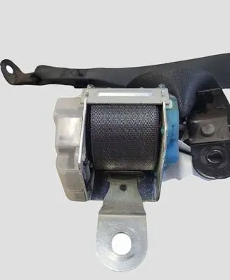 KIA Carens II Rear seatbelt 898101D000