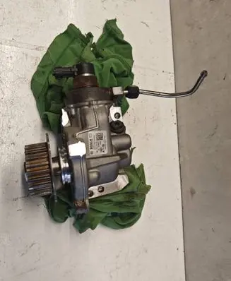 Peugeot 3008 II Fuel injection high pressure pump 9817903080 0445010761 0200907