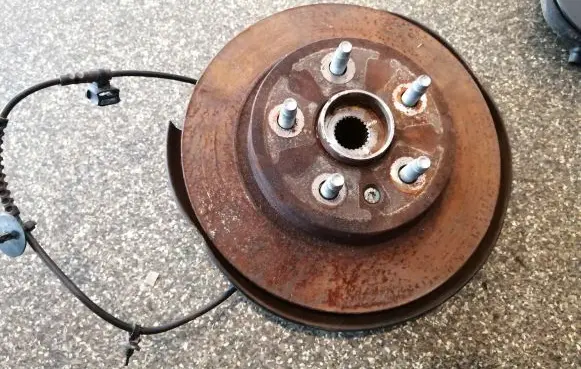 Buick Encore I Rear wheel hub