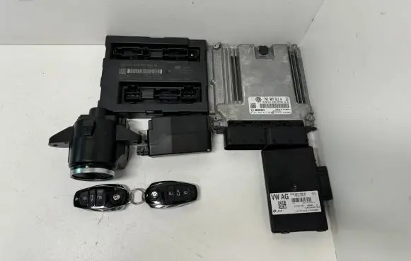 Volkswagen Touareg II Engine ECU kit and lock set 7P1907311A
