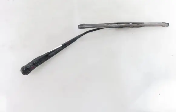 Hummer H2 Front wiper blade arm