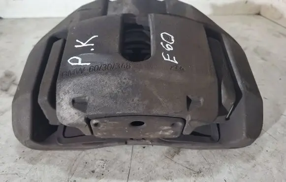 BMW 5 E60 E61 Front brake caliper 6030378