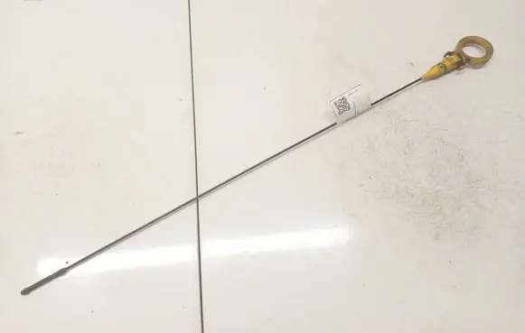 Volkswagen PASSAT B7 Oil level dip stick 