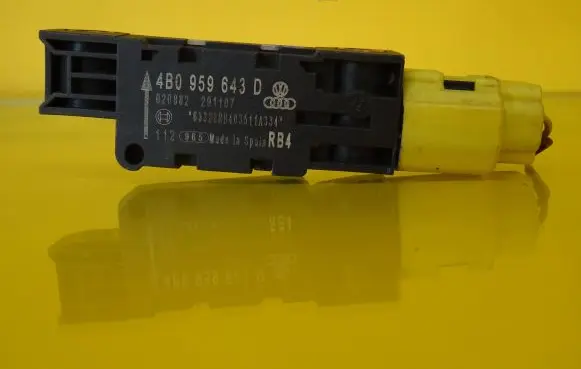 Volkswagen Touran I Airbag deployment crash/impact sensor 4B0959643D