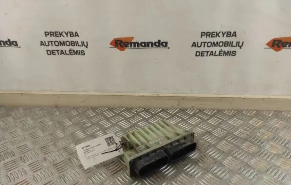 Opel Zafira A Fan control module 24410133 15396919