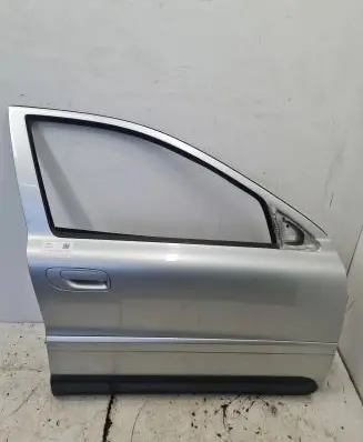 Volvo V70 Front door