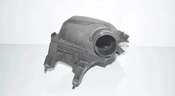 BMW 2 Active Tourer U06 Air filter box 8489429 13718489429