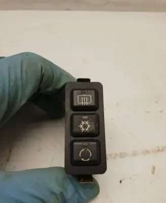 BMW 5 E34 Windscreen/window heater switch 03051000 1391764 6131