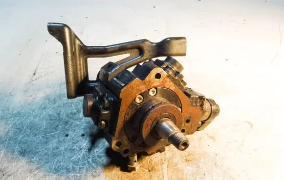 Audi A6 S6 C6 4F Fuel injection high pressure pump 0591300755S 0445010154