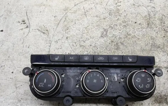 Volkswagen Golf Sportsvan Climate control unit 5G0907426AA 5HB01117671