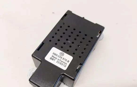Volkswagen Golf VI Other control units/modules 5M0035570B
