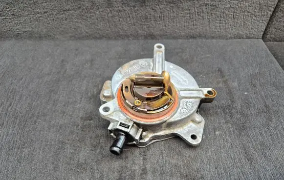 Audi A6 S6 C6 4F Vacuum pump 06D145100G 06D145100F 06D145100H