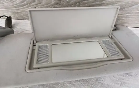 Toyota Avensis T250 Sun visor