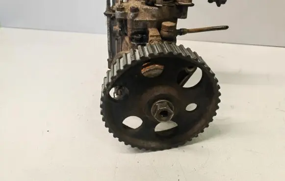 Volkswagen PASSAT B3 Fuel injection high pressure pump 0460484046