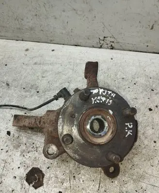 Toyota Yaris Front wheel hub spindle knuckle