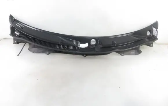 Suzuki Swift II Wiper trim 7237568L3