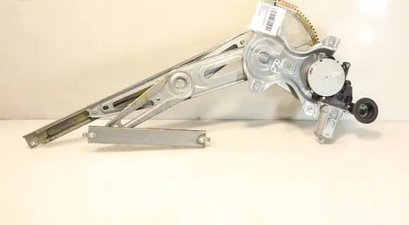 Toyota Auris 150 Front window lifting mechanism without motor