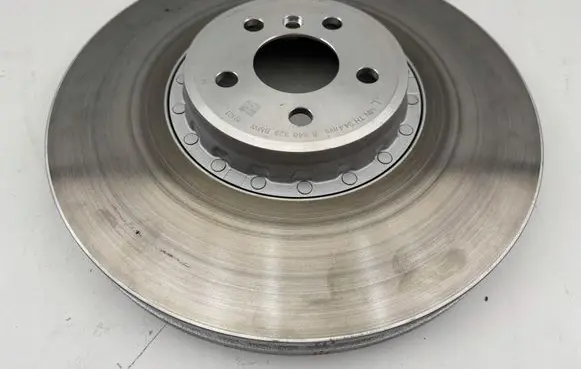 BMW 7 G70 Front brake disc 8840329