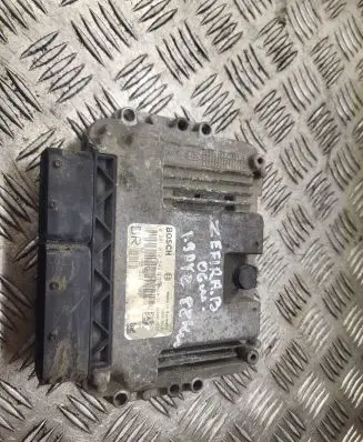 Opel Zafira B Engine control unit/module 55198922