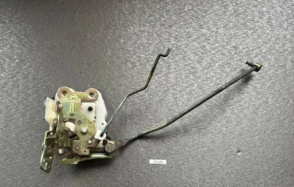 Honda Prelude Front door lock 75450-SB0-672