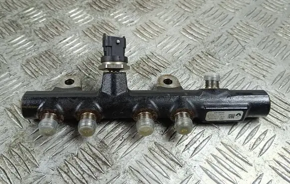 Nissan Note (E12) Fuel main line pipe 175215346R H8201157327 150450455