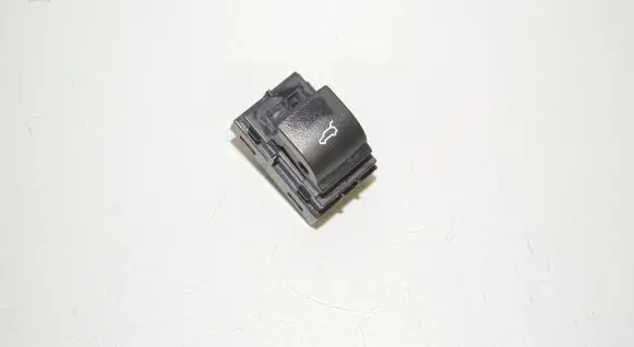 Tailgate opening switch