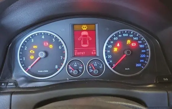 Speedometer (instrument cluster)