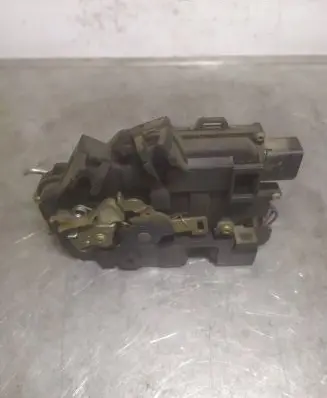Audi A6 S6 C5 4B Rear door lock 4B0839015G