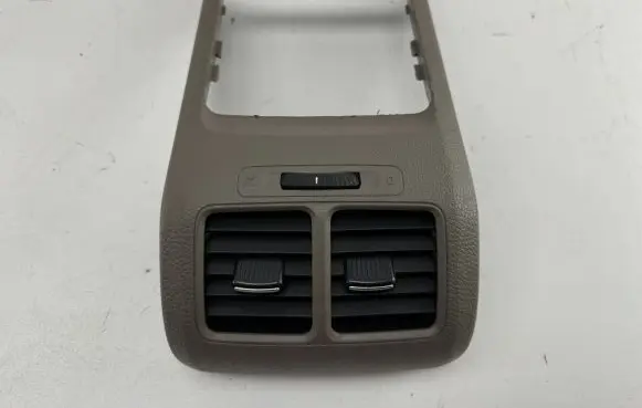 Rear air vent grill