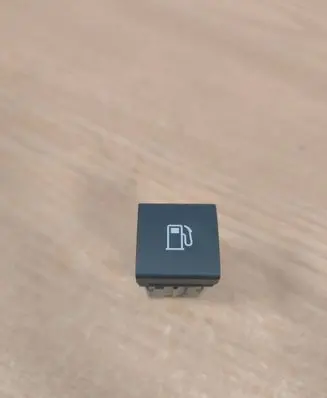 Toyota C-HR II Fuel tank opening switch 