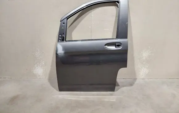 Mercedes-Benz V Class W447 Front door 