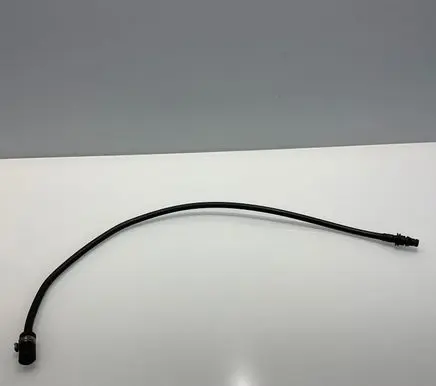 Engine coolant pipe/hose