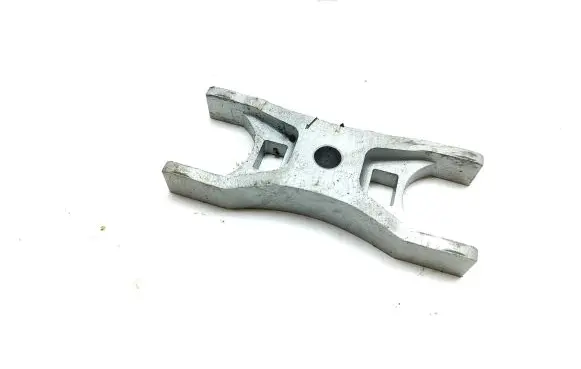 Volkswagen Golf VII Fuel Injector clamp holder 04l216