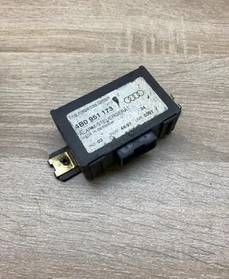 Audi A6 S6 C5 4B Alarm control unit/module 4B0951173