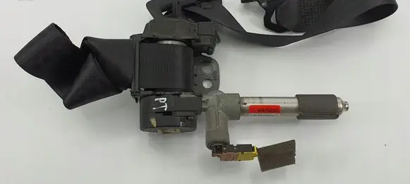 Volvo S80 Rear seatbelt 39987959