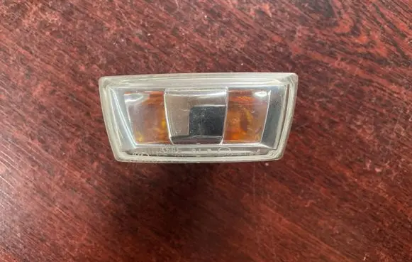 Opel Astra H Front fender indicator light 13252455