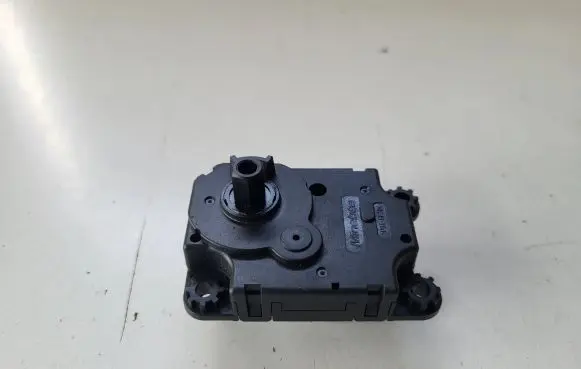 Opel Crossland X A/C air flow flap actuator/motor 280817GA