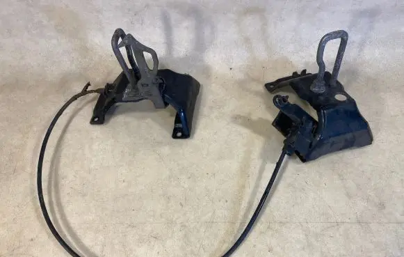 BMW X5 E70 Hood Support Bracket (s) 51237164801