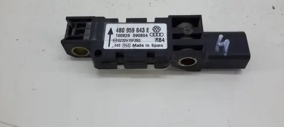 Audi A3 S3 8P Airbag deployment crash/impact sensor 4B0959643E 100826 100826090804