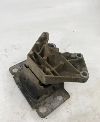 Ford Galaxy Engine mounting bracket 6G917M125