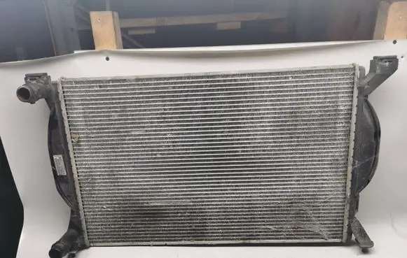 Audi A4 S4 B7 8E 8H Coolant radiator 8E0121251A DETP9021N30325C40