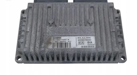Citroen C4 I Engine control unit/module 9658516880