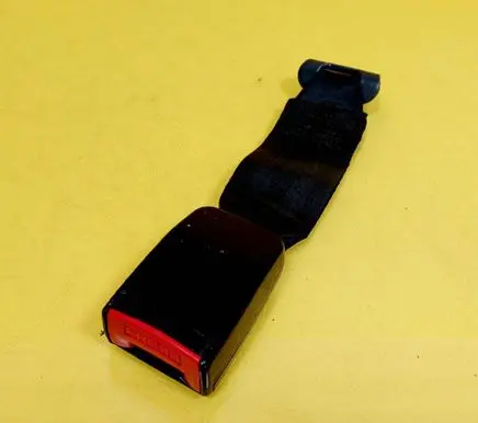 Peugeot 106 Rear seatbelt buckle 