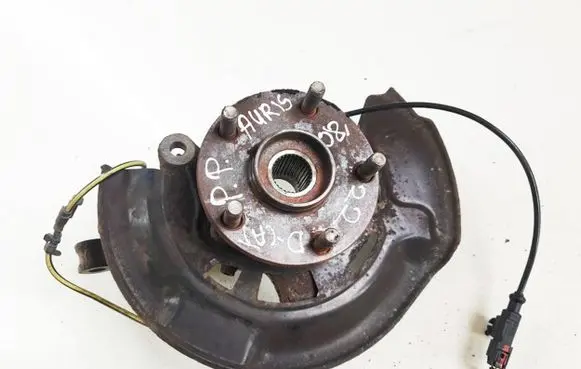 Toyota Auris 150 Front wheel hub spindle knuckle