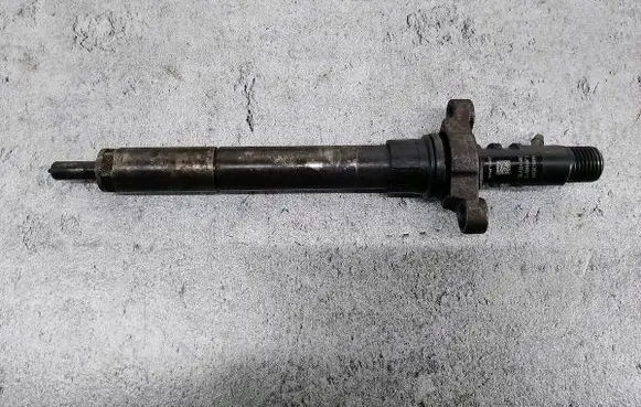 Fuel injector