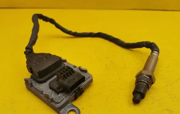 Mercedes-Benz C W205 Lambda probe sensor A0009057108