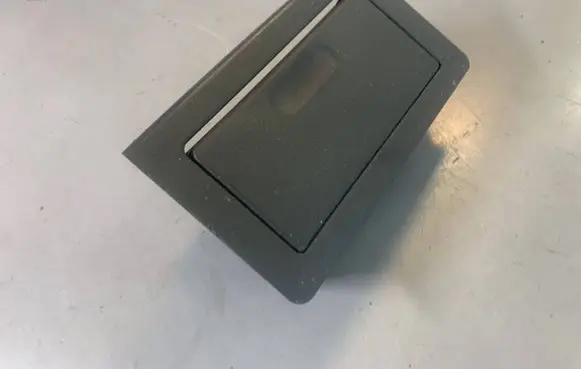 Ashtray (front)