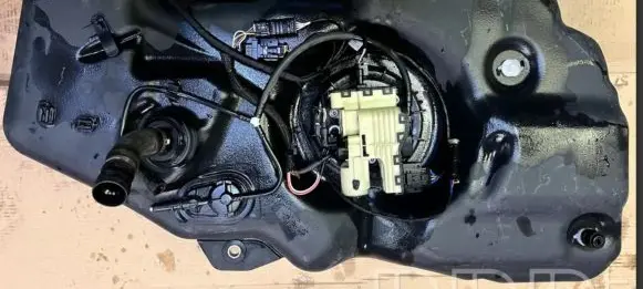 Mercedes-Benz ML W166 AdBlue liquid reservoir A1664703901